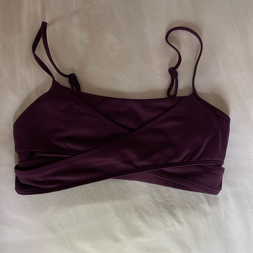 Alo sports bra